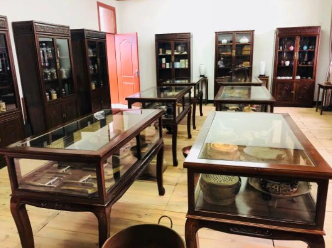 芍药花海绽放 药文化体验之旅 严家大方展示柜