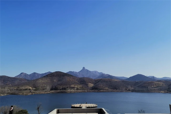 松月湖畔的灵动之美:自然与心灵的交融 松月湖