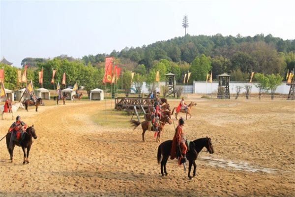 南海影视城:穿越时空的古风之旅 三英战吕布