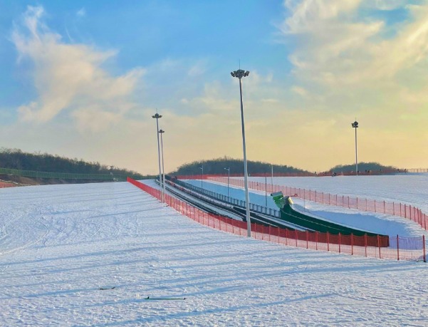 云上草原滑雪场