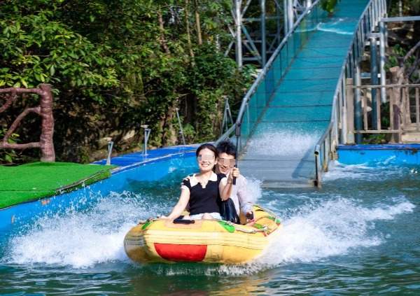 浙北大峡谷玻璃漂