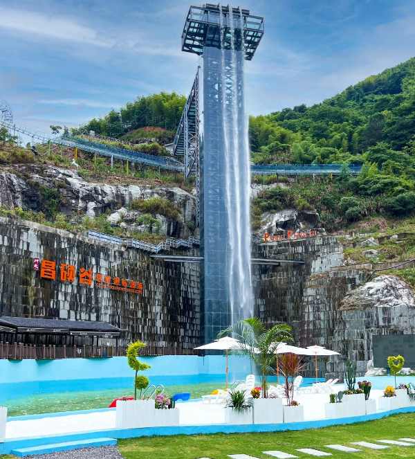 昌硕谷悬崖瀑布漂流