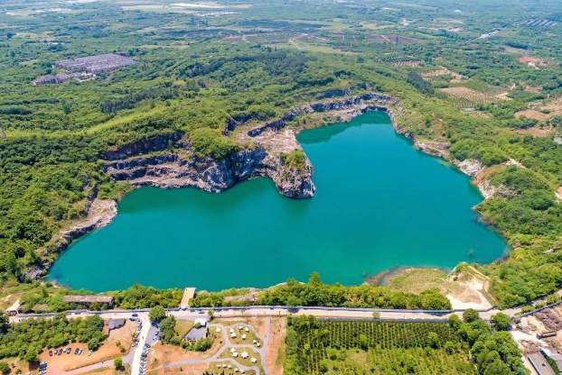 安吉村咖届"顶流"日销8818杯 瀑布咖啡田园风情引爆打卡热潮 深蓝计划