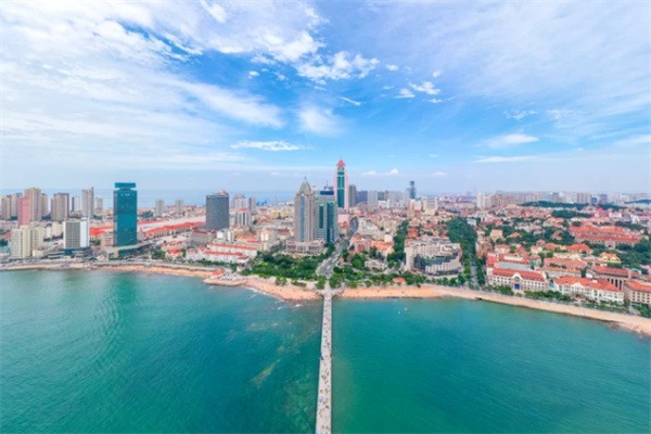 青岛栈桥:从军事要塞到海滨胜地的历史变迁 青岛栈桥风景