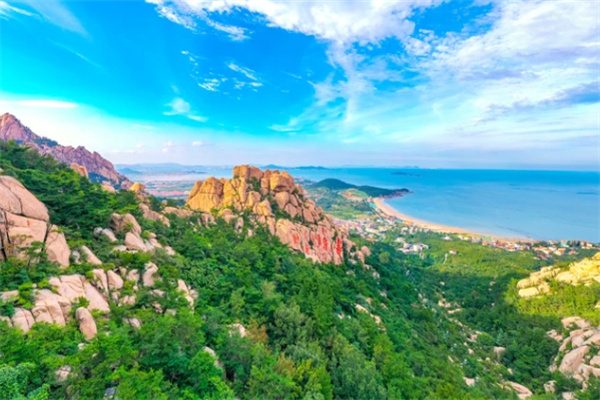 崂山仰口景区探秘:仙桃石刻与碧海蓝天的完美融合 崂山