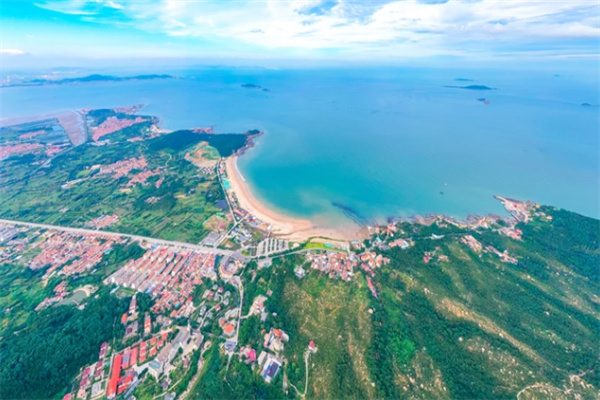 崂山仰口景区探秘:仙桃石刻与碧海蓝天的完美融合 海岸线