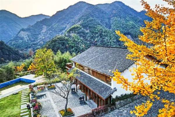临安指南村秋色之旅:一山九舍民宿体验千年古村风情 村落