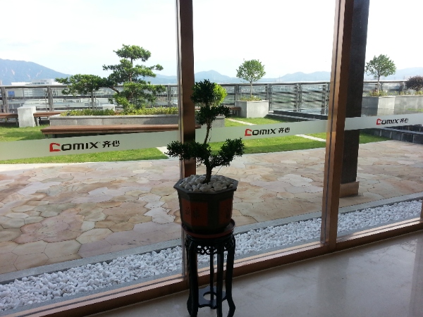 精心设计的屋顶花园——享受阳光与美景的完美融合 精心设计的屋顶花园——享受阳光与美景的完美融合